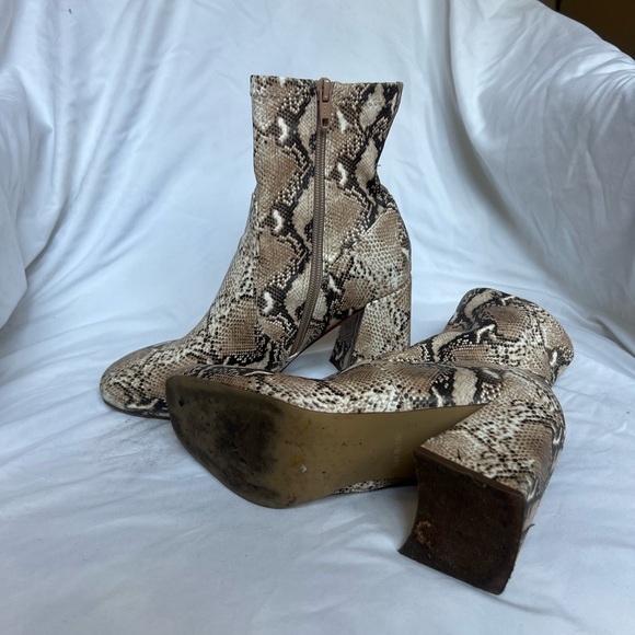 Women’s snake skin booties - Picture 4 of 7